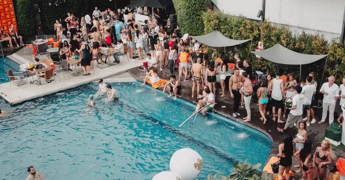 Bangkok’s 4 Best Pool Parties: When and Where?