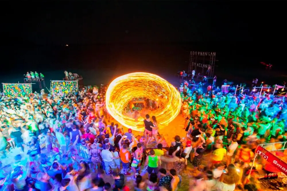 How to Get to Full Moon Party in Koh Phangan (for every budget)